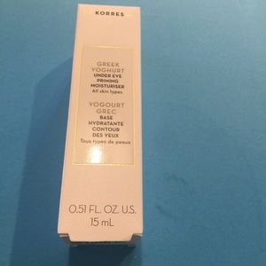 Women’s under eye moisturizer